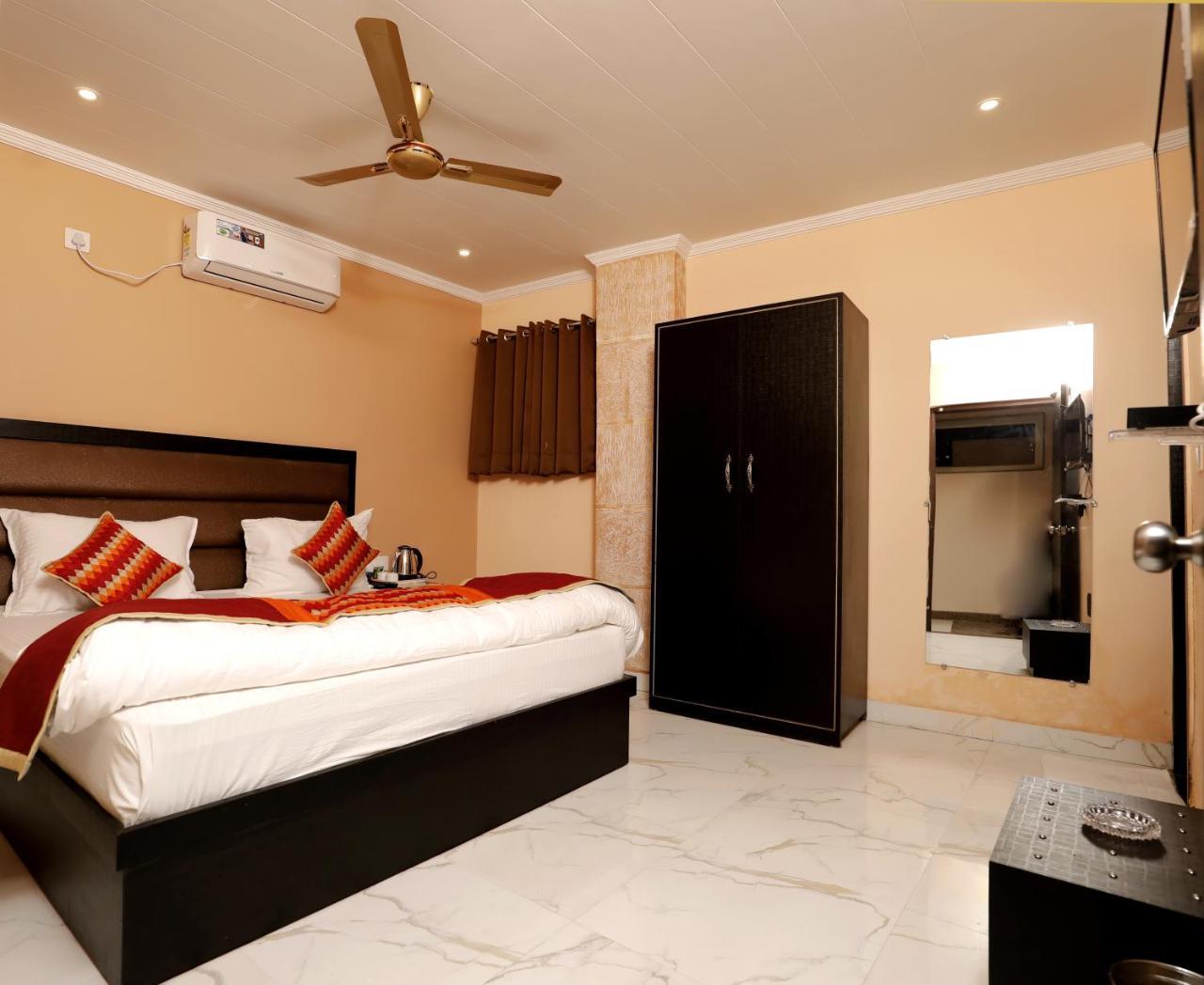 The Park Presidency Hotel Bareilly Extérieur photo
