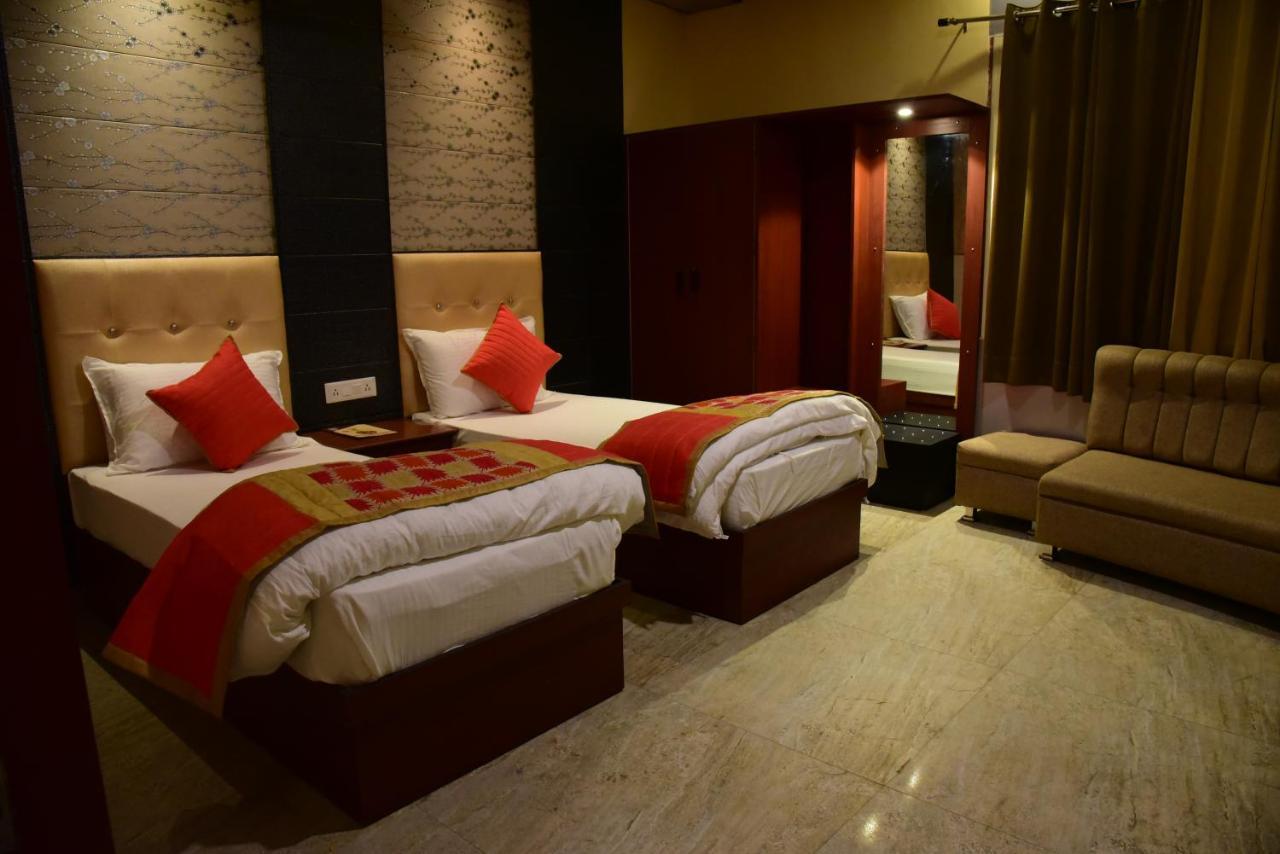 The Park Presidency Hotel Bareilly Extérieur photo