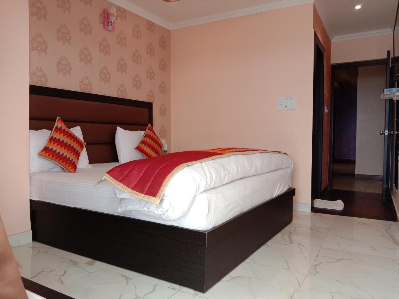 The Park Presidency Hotel Bareilly Extérieur photo