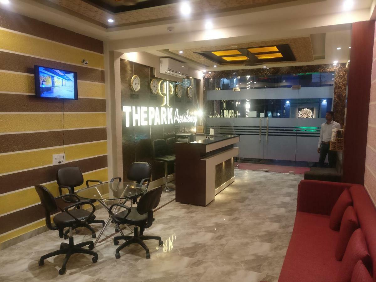 The Park Presidency Hotel Bareilly Extérieur photo