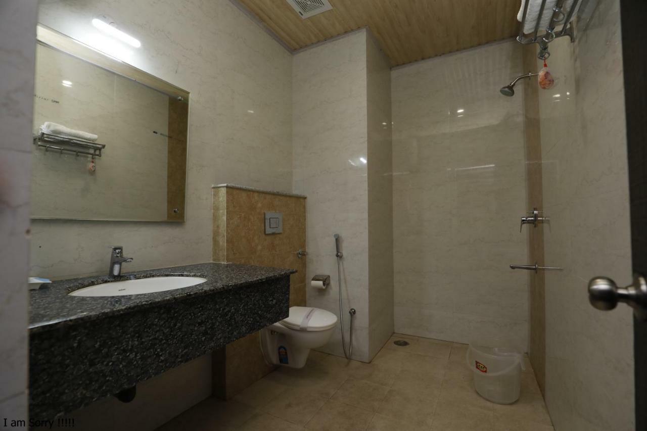 The Park Presidency Hotel Bareilly Extérieur photo